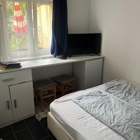 Kerti Franciaagyas Apartman Vác Exteriér fotografie