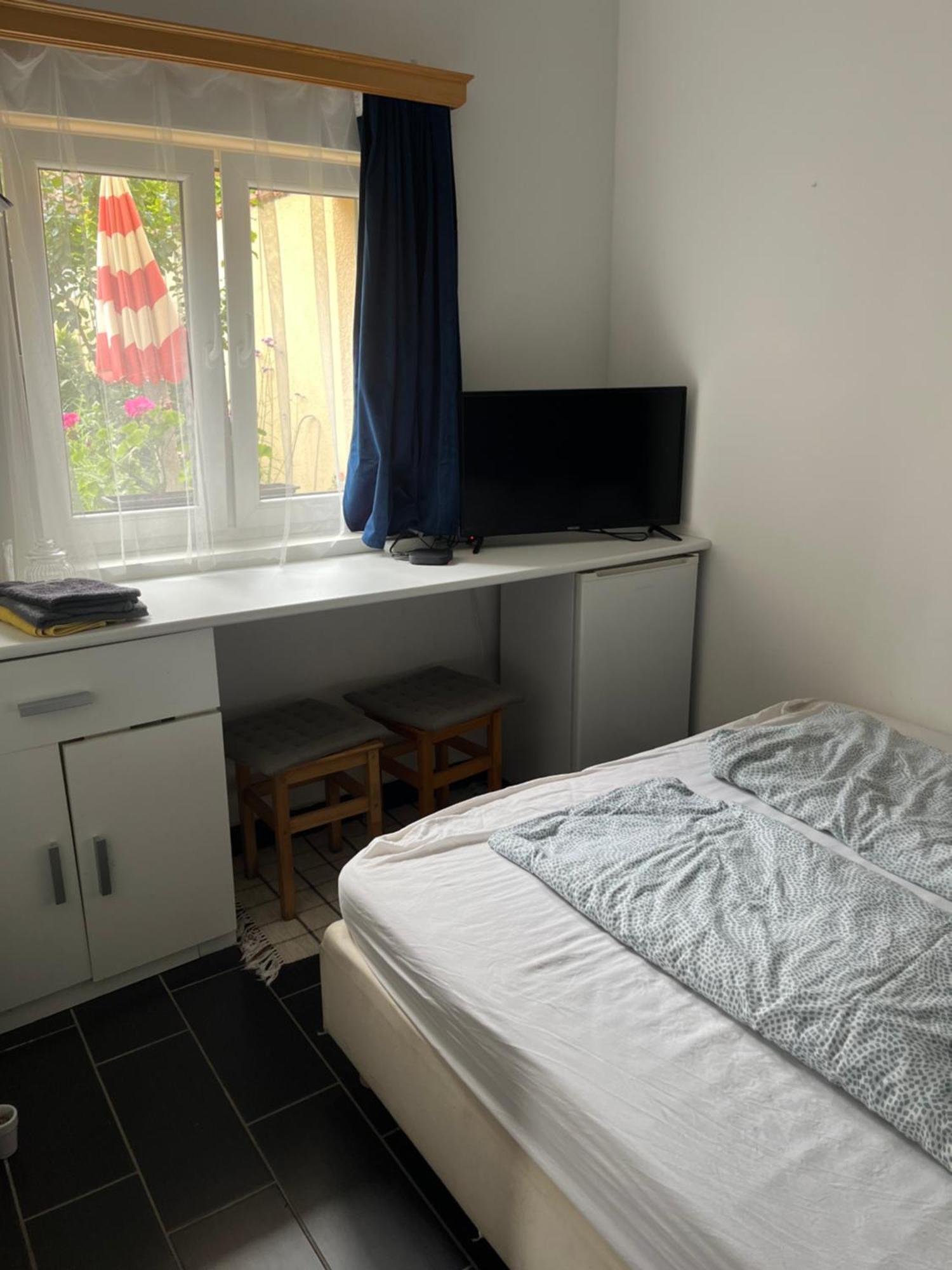 Kerti Franciaagyas Apartman Vác Exteriér fotografie